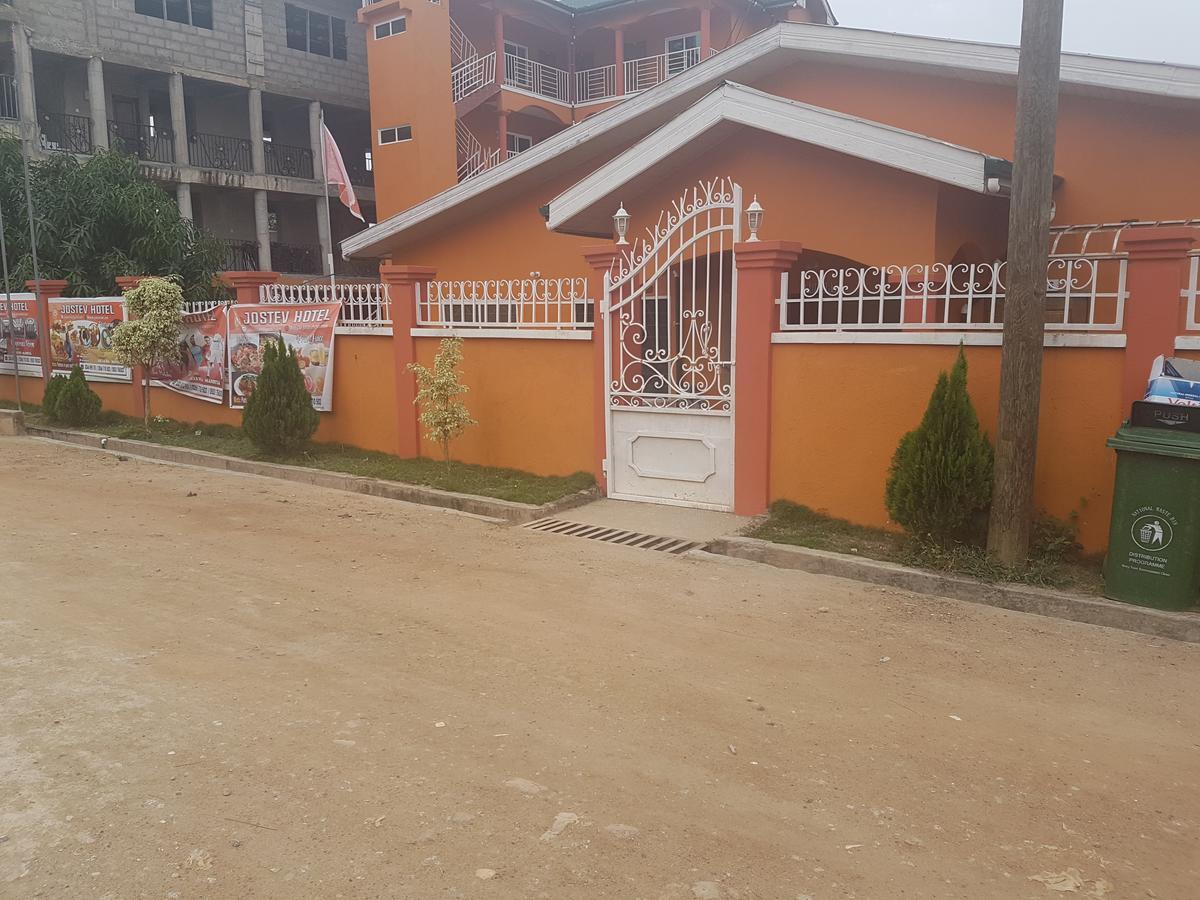 Jostev Hotel Kumasi Buitenkant foto