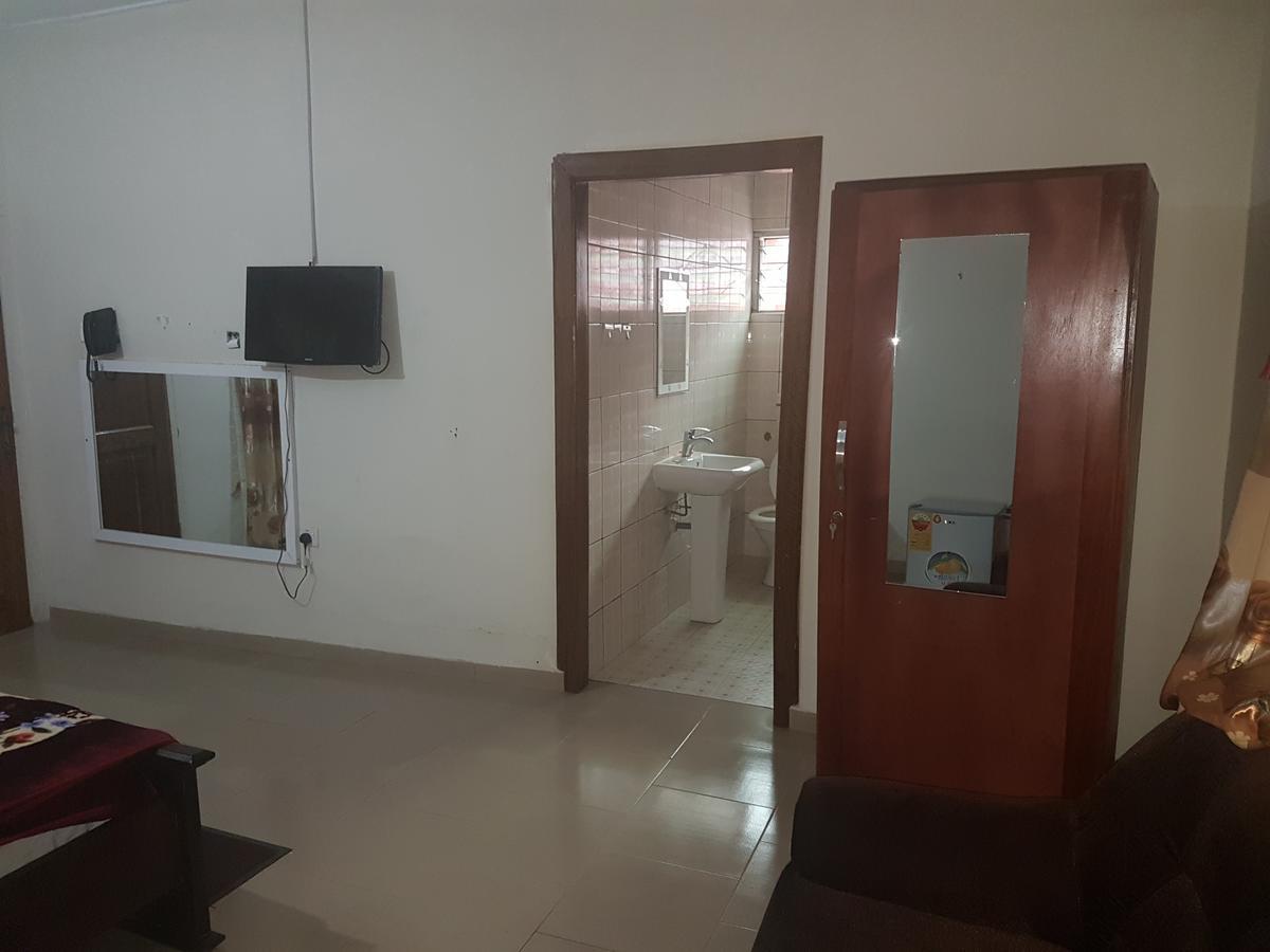 Jostev Hotel Kumasi Buitenkant foto